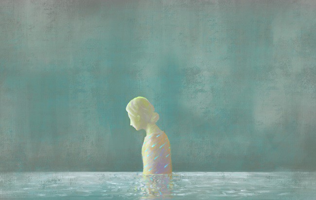 femeie trista scufundata in apa