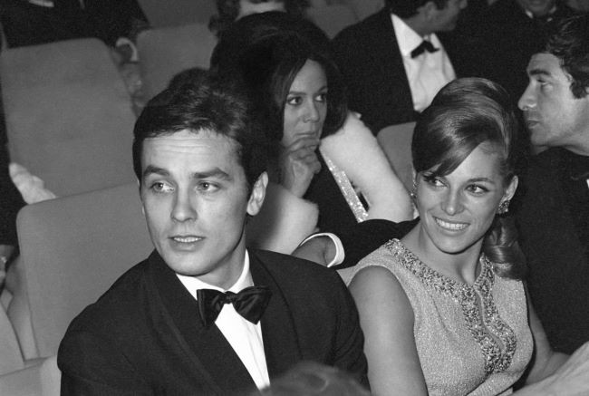alain delon si nathalie delon aflati in public la un eveniment