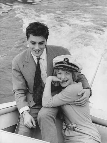 alain delon si Romy Schneider pe o barca pe mare