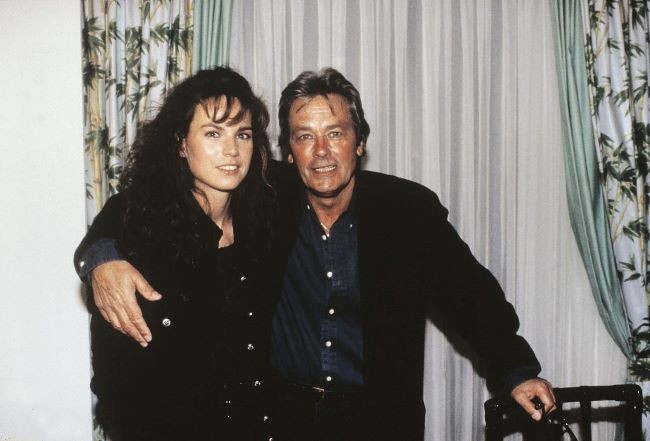 alain delon impreuna cu mai tanara Rosalie van Breemen