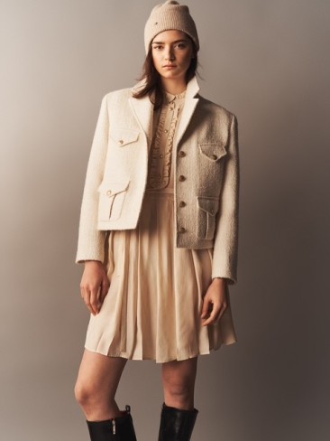 tinuta tommy hilfiger cu sacou si rochie scurta 