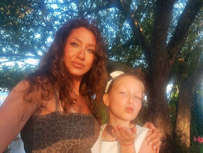 anastasia alaturi de mama sa, ioana dichiseanu, postare de pe Facebook