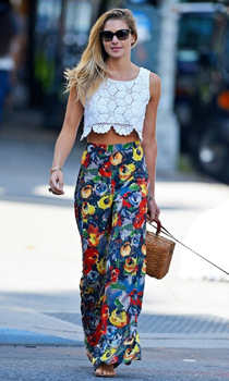   pantaloni evazati hippie