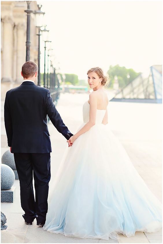 rochie de mireasa colorata bleu