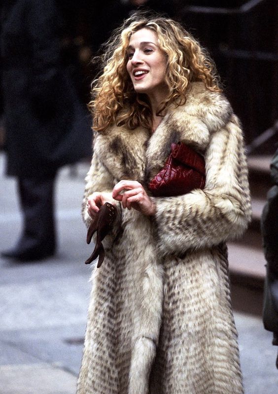 haina din blana artificiala carrie bradshaw