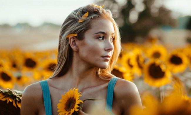 femeie floarea soarelui 