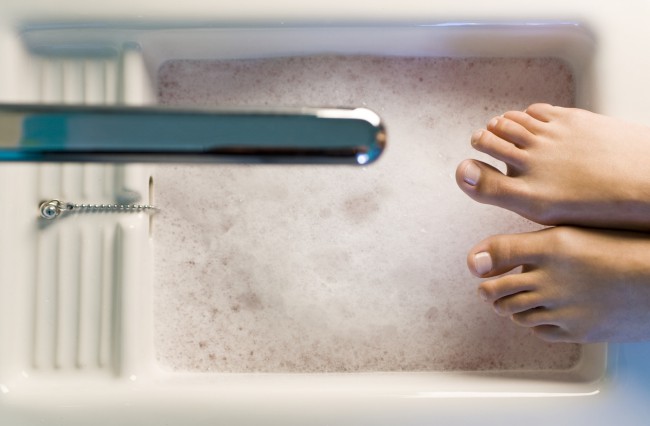 tratament cu apa calda pentru picioare