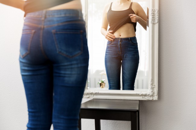 femeie care se confrunta cu schimbari de greutate