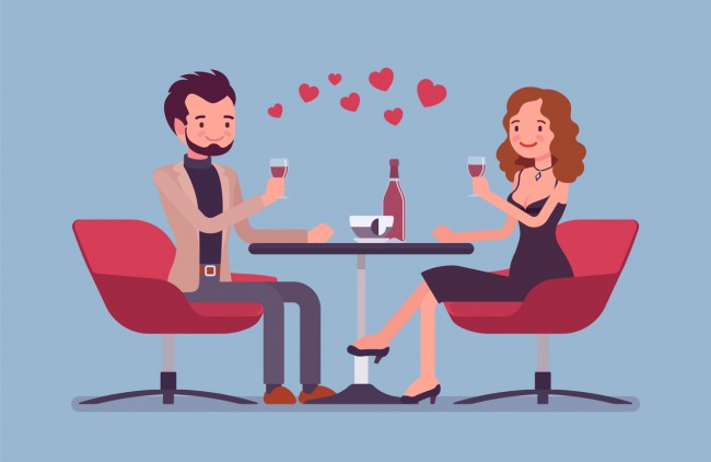 Femeie și bărbat la o masă cu pahare de vin în mâini