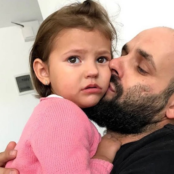nosfe isi pupa fetita mica pe obraz