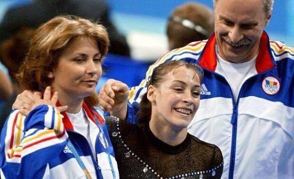 catalina ponor alaturi de mariana bitang si octavian bellu