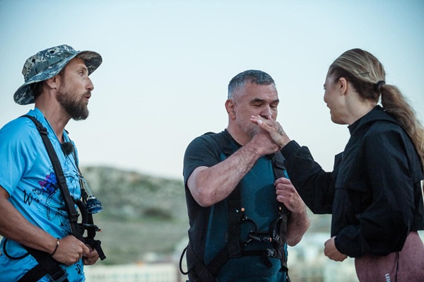 leonard si monica doroftei alaturi de dani otil pe platourile de filmare antena 1