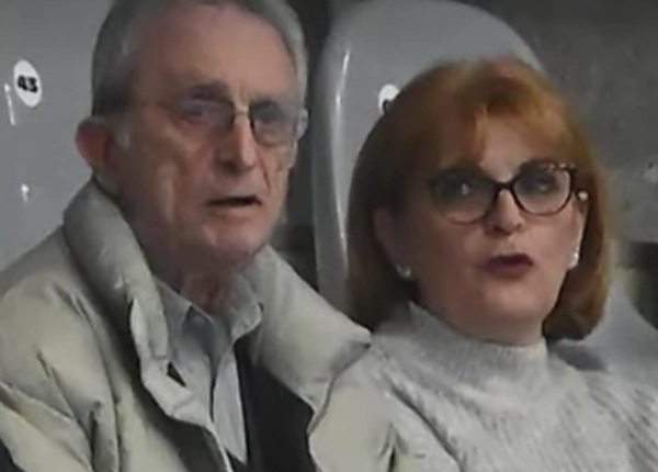 cristian gatu alaturi de sotia lui tamara la un meci
