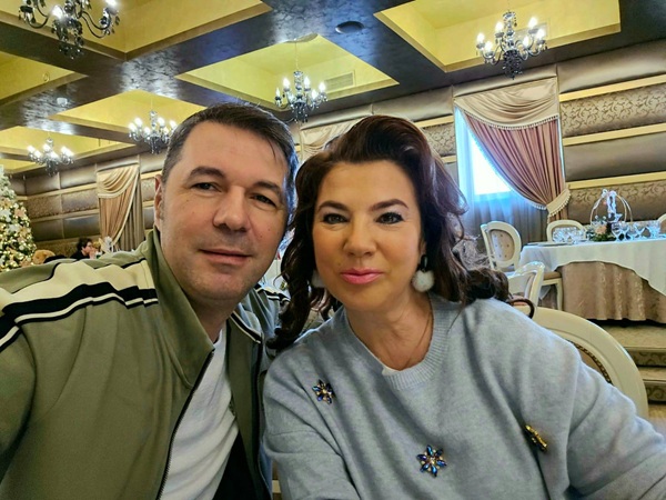 mihaela borcea si cristi rap isi fac impreuna un selfie