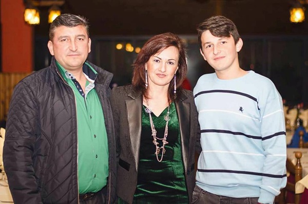 cosmin adascalitei cu parintii lui