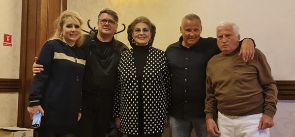 fuego alaturi de irina loghin, sotul ei si copiii