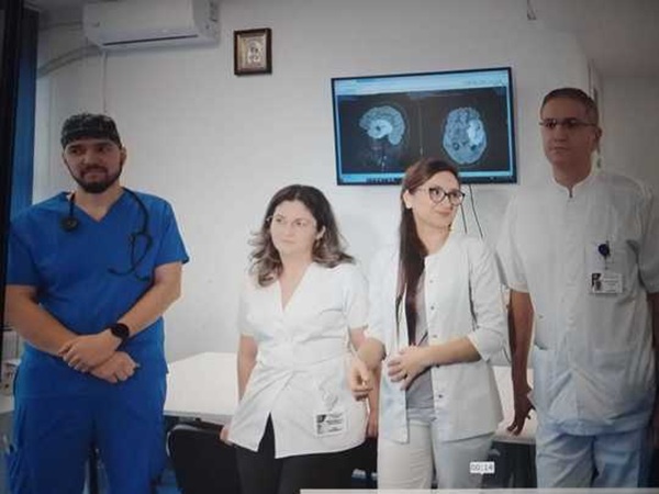 echipa de medici de la bagdasar arseni care a operat pacientul de 20 de ani treaz pe creier