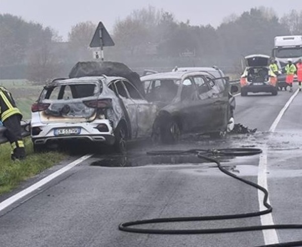 accident cu trei masini implicate in italia