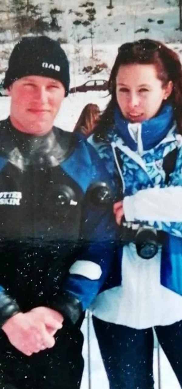 mihaela si luca in costume de schi