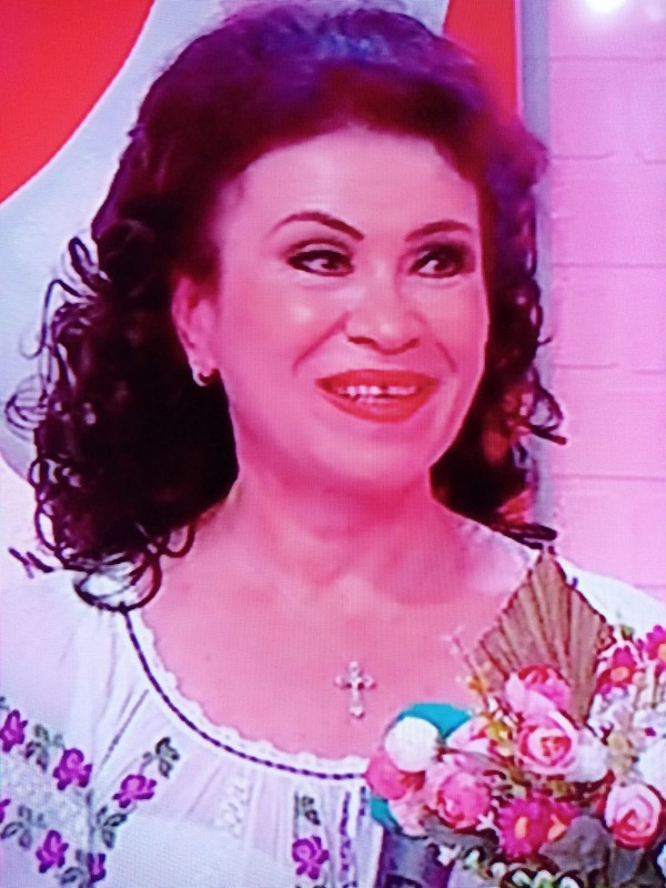 camelia filip ciobanu in costum popular