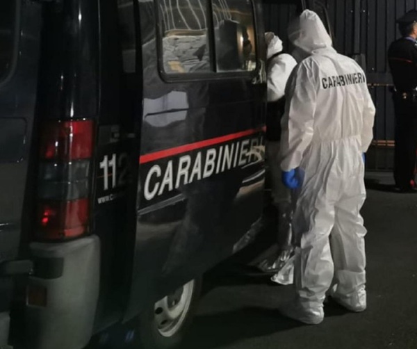 carabinieri langa o masina de politie italia