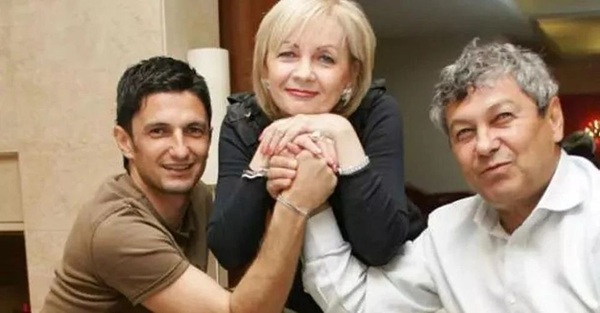 neli lucescu alaturi de mircea si razvan lucescu isi dau mana intr-un cadru intim acasa