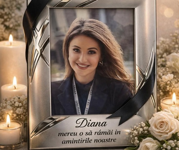 fotografie a unei femei cu parul lung imbracata in negru cu doliu inconjurata de lumanari