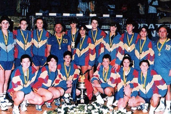 lotul de handbal al romaniei care a castigat cupa in 1995
