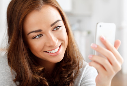 utilizarea excesiva a telefonului tanara ce isi proveste telefonul