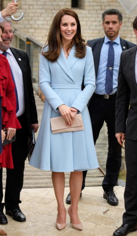 Kate Middleton cu geanta