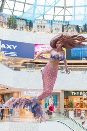 decoratiune sirena bucuresti mall