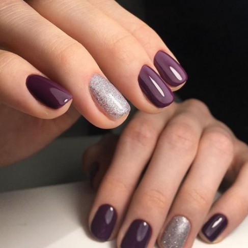 manichiura violet cu argintiu