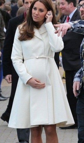 Kate Middleton in tinuta alba