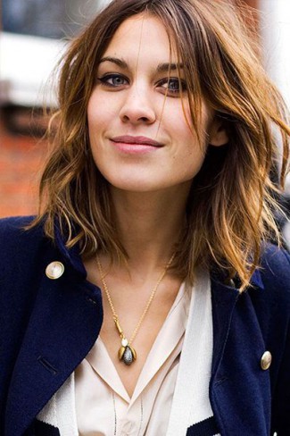 Alexa Chung tunsa bob