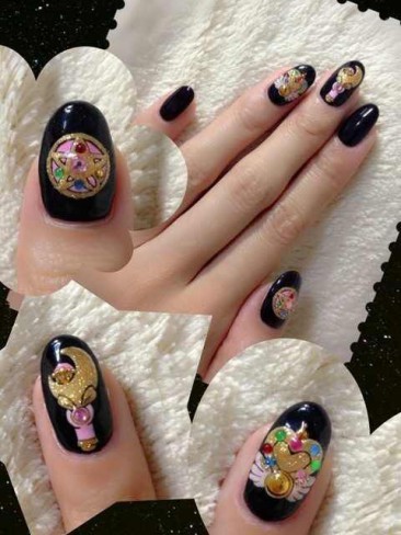 manichiura Sailor Moon neagra