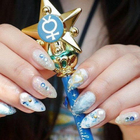 manichiura Sailor Moon bagheta