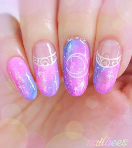 manichiura sailor moon stralucitoare