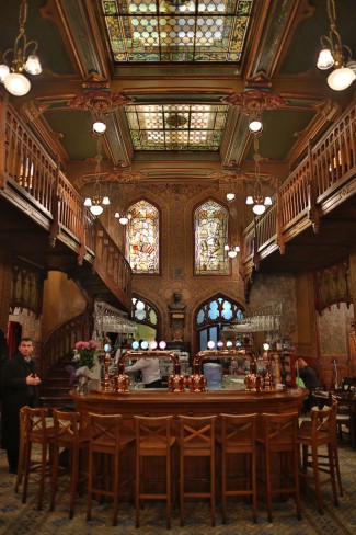 interior restaurant caru cu bere