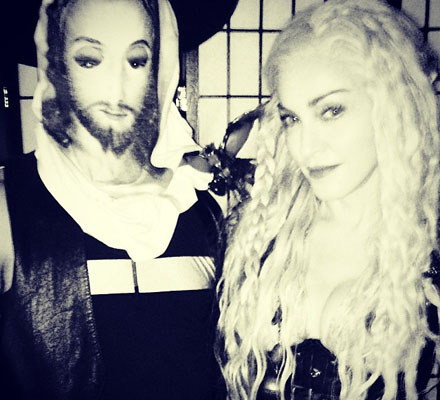 Madonna sarbatoreste Purim