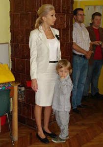 Raluca Turcan in costum alb