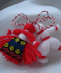 Martisor alb-rosu