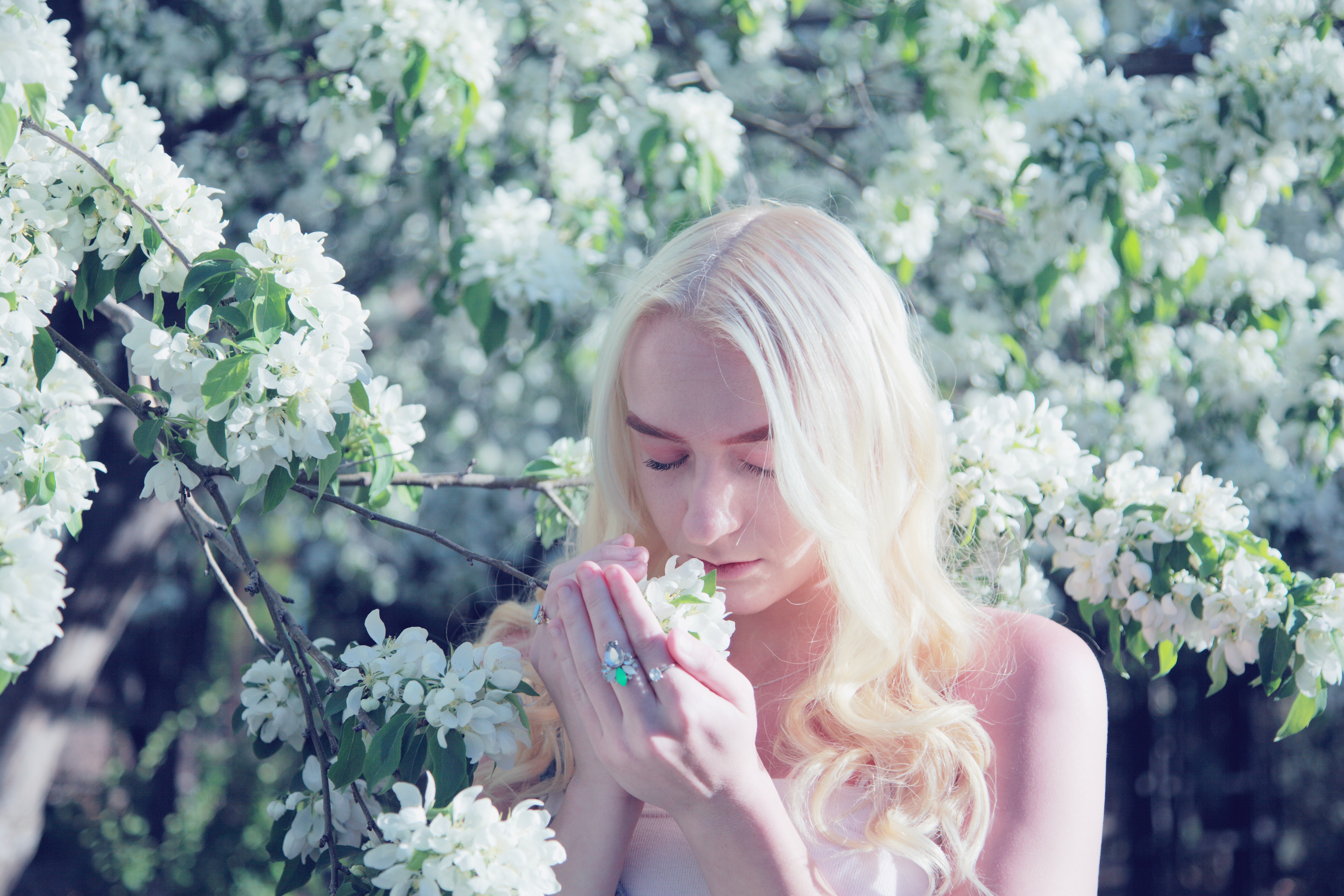 fata miroase flori