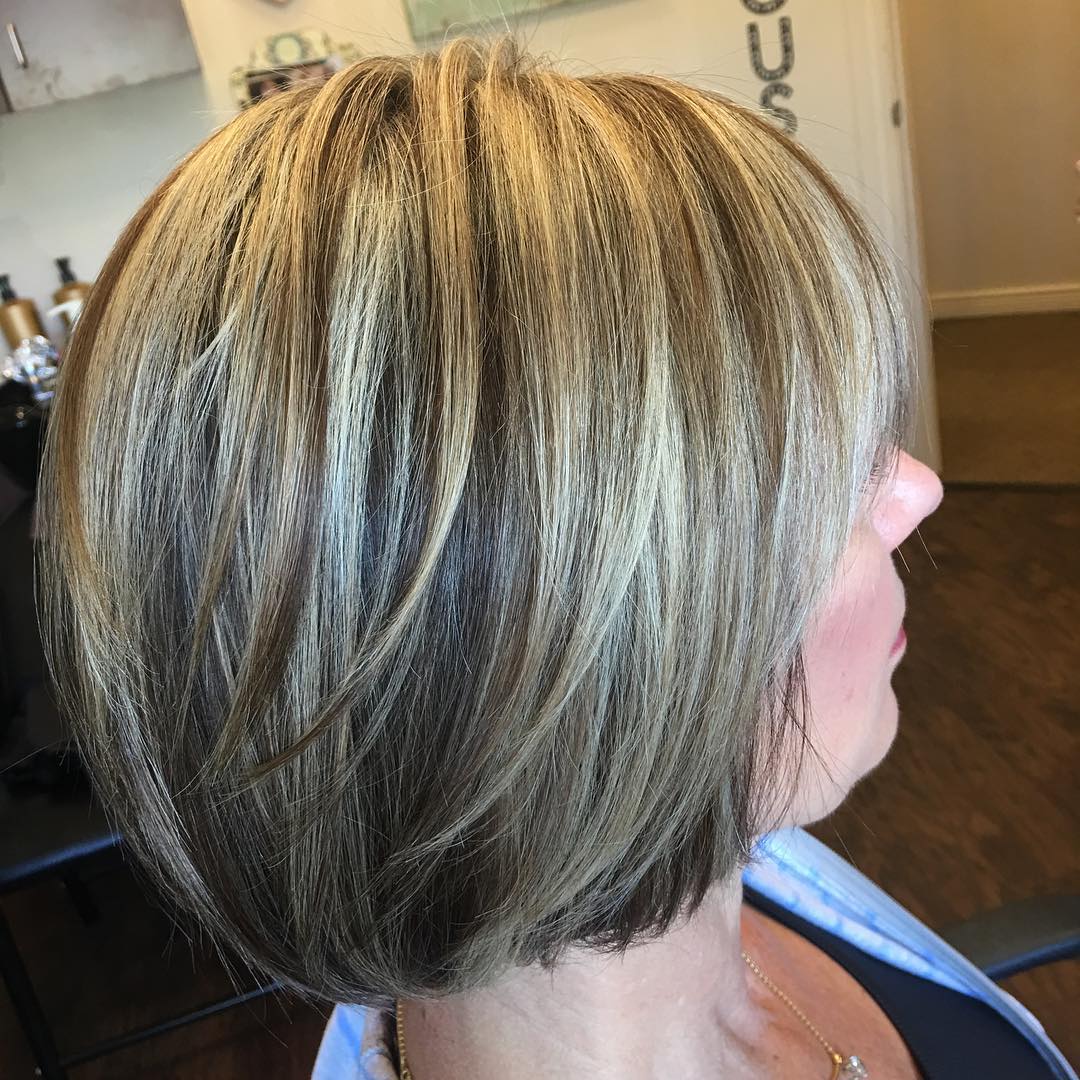 tunsori par scurt femei peste 50 de ani-bob balayage