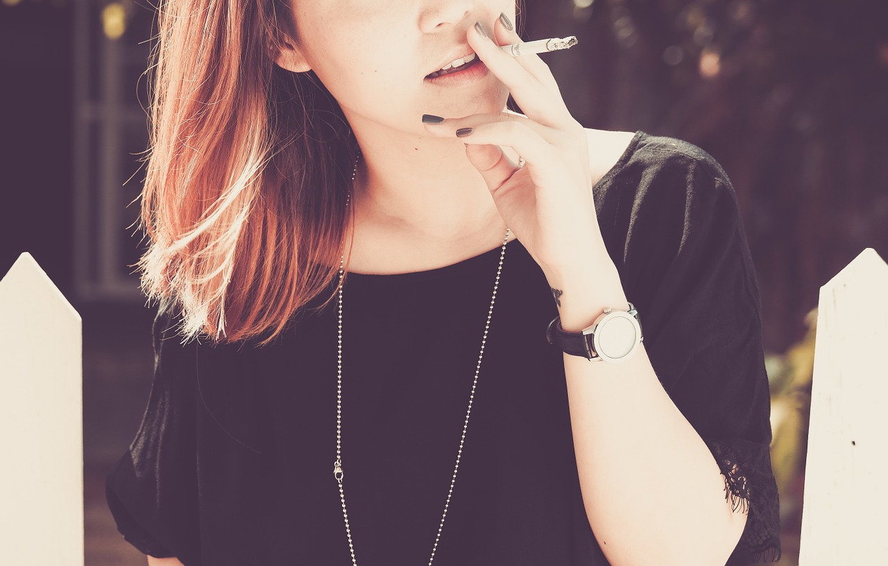 sindromul sjogren-femeie care fumează