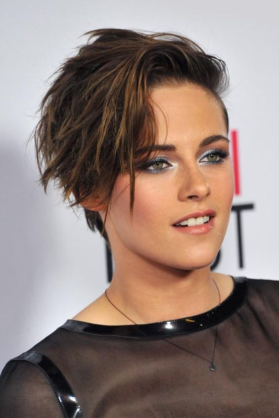 tunsori par rar si subtire fata rotunda-tuns scurt Kristen Stewart