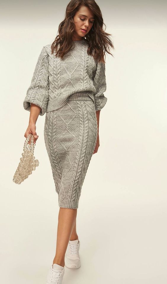 rochii-tricotate-2020-rochie midi pe corp