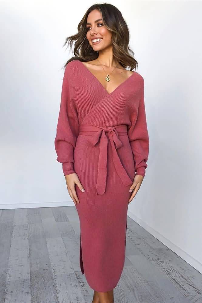 rochii-tricotate-2020-rochie midi roz cu crăpături laterale
