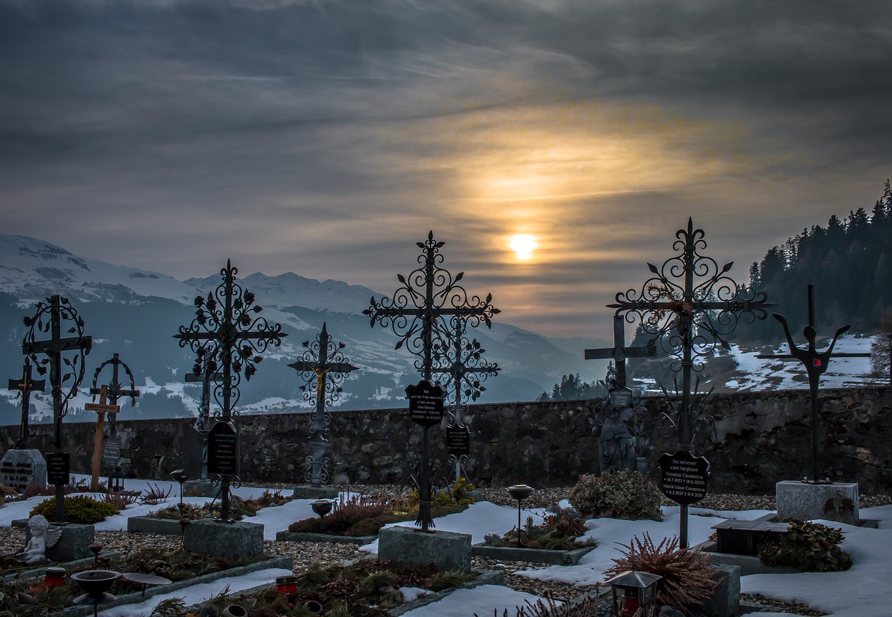 mosii-de-iarna-2020-poza-cu-cimitir