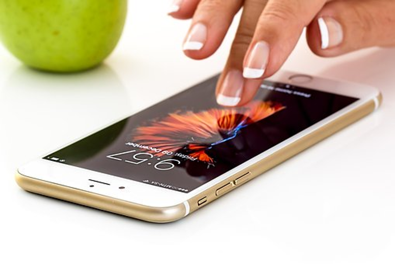 cadouri-de-ziua-femeii-smartphone