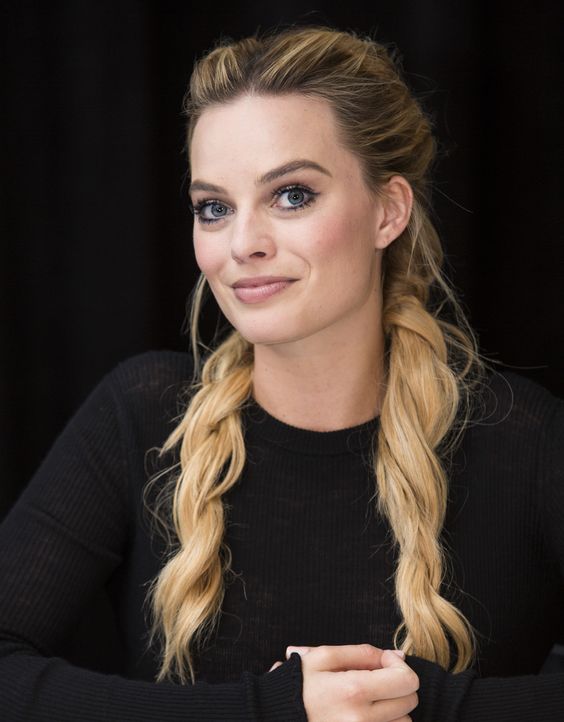 impletituri-simple-Margot Robbie